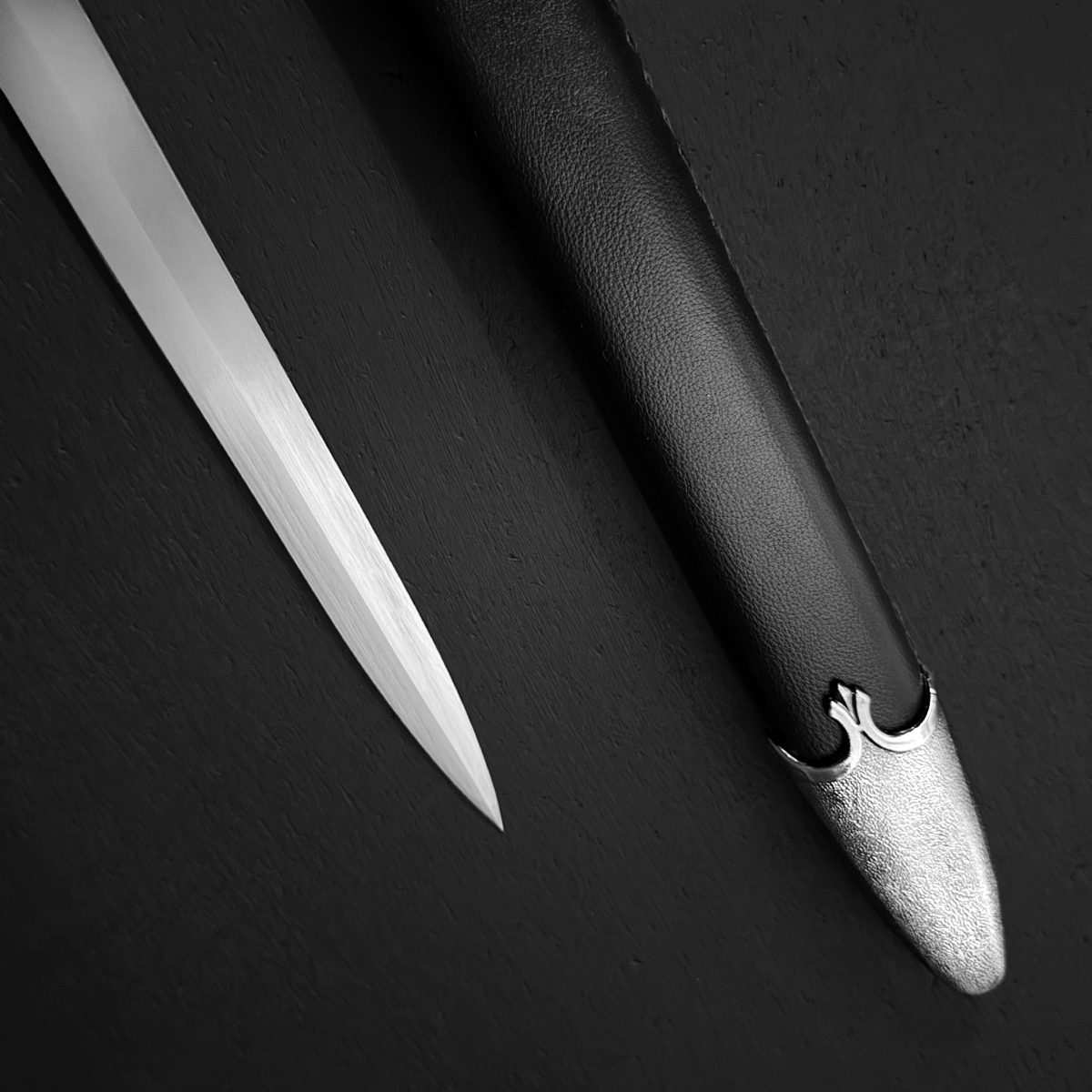 Knight's Collection Elite - 47" Hand-Forged Medieval Sword