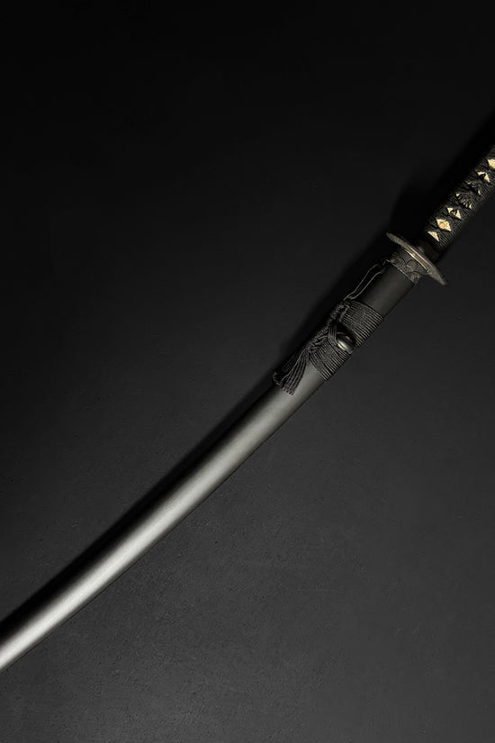 Black katana sword in matching scabbard.| Guild Arms 