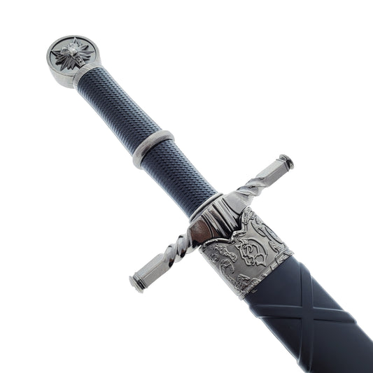 Black Wolf Head Medieval Dagger w/Plastic Scabbard