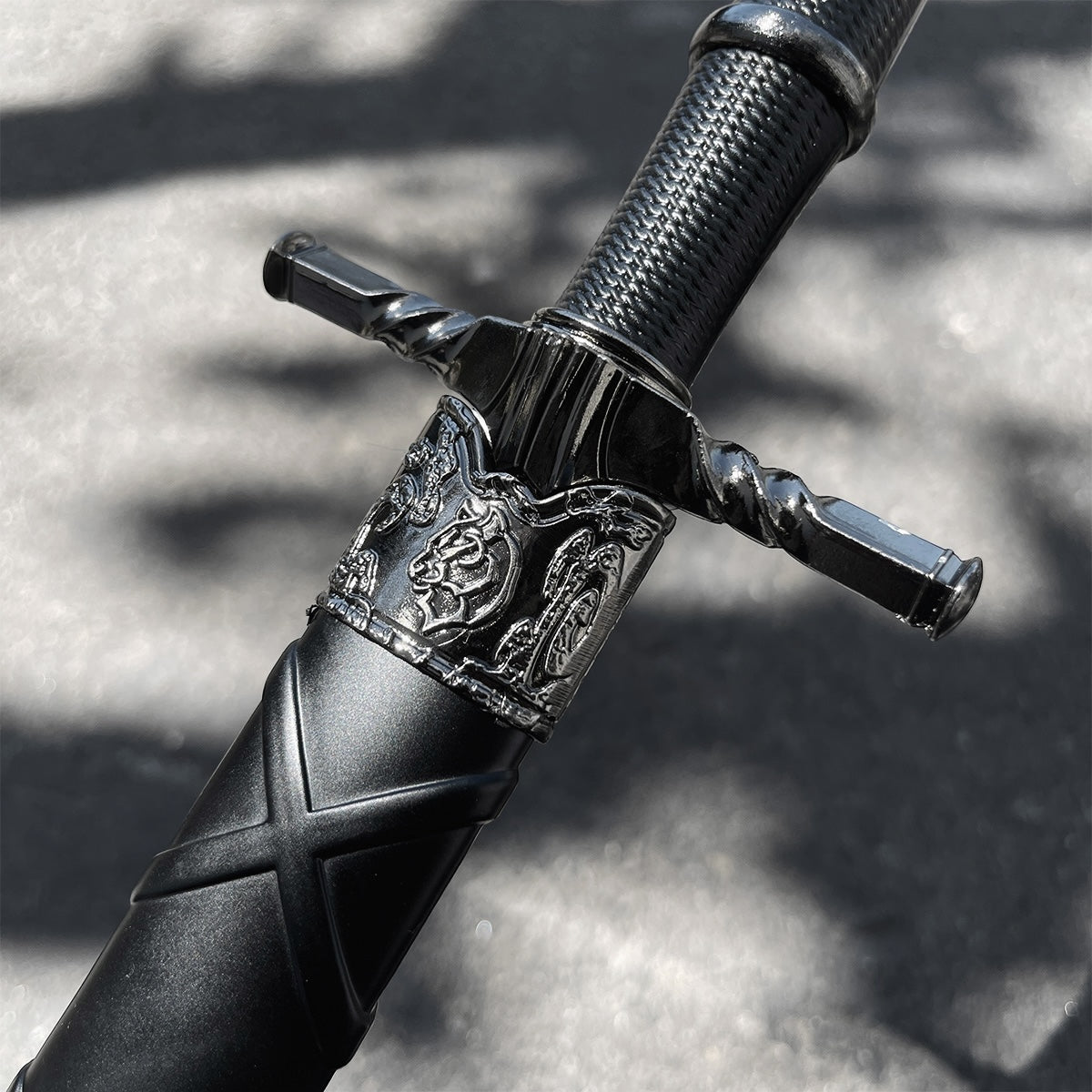 16"  Black Wolf Head Medieval Dagger w/Plastic Scabbard