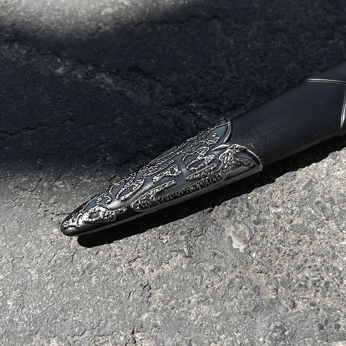 16"  Black Wolf Head Medieval Dagger w/Plastic Scabbard