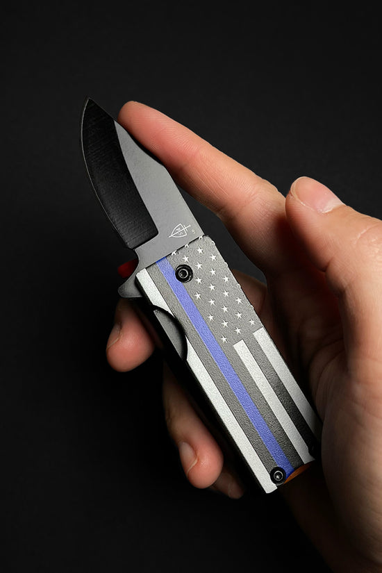 Guild Arms Police Flag Lighter Case Pocket Knife