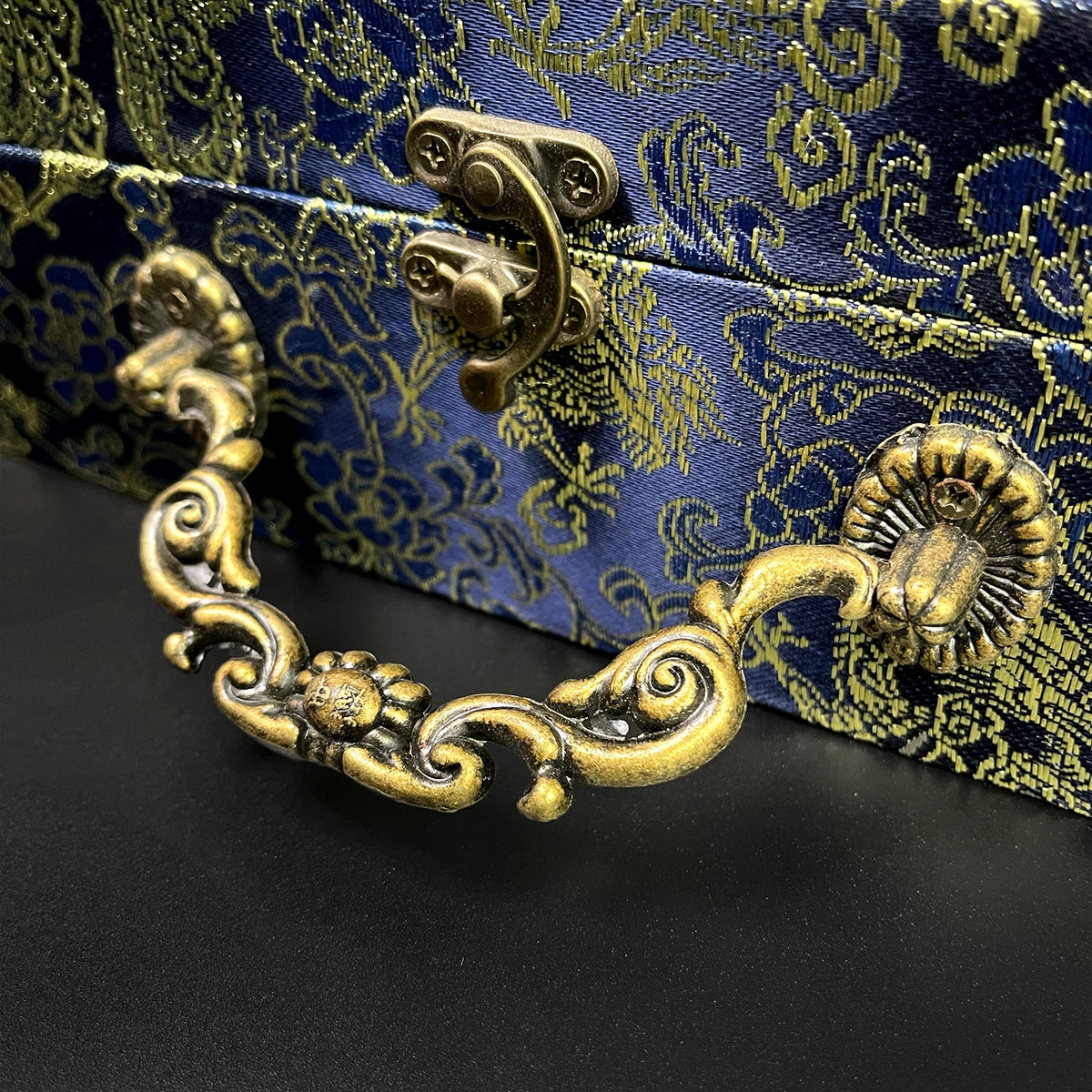 Musashi Swords Musashi Gold Collection: “Yamata no Orochi” Katana