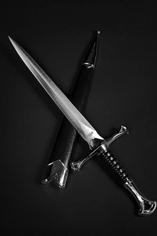 Anduril Medieval Fantasy Dagger with a sleek blade and detailed hilt, accompanied by a fitted sheath