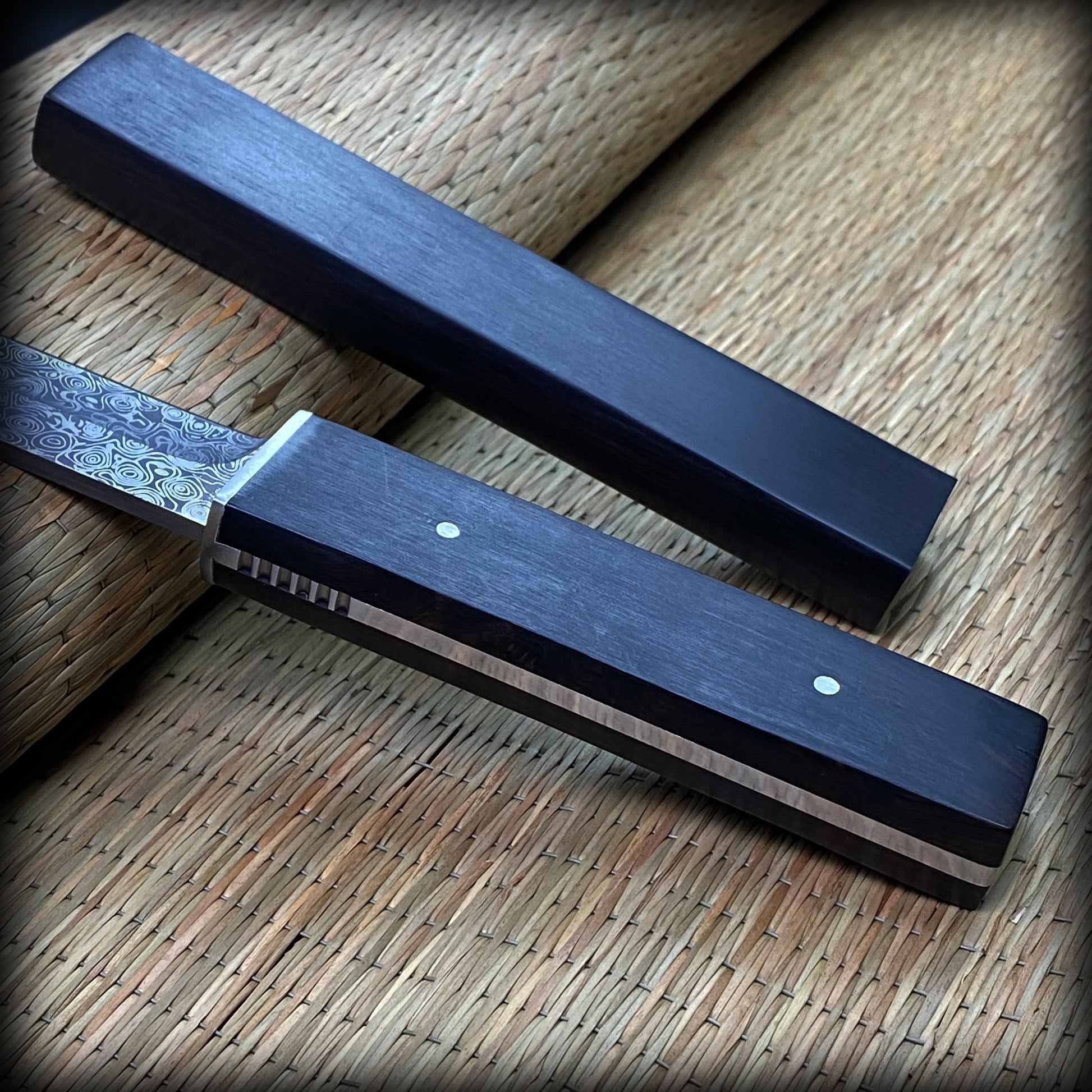 Asuka Suterusu Modern Tanto Knife with Detailed Blade and Elegant Handle Design