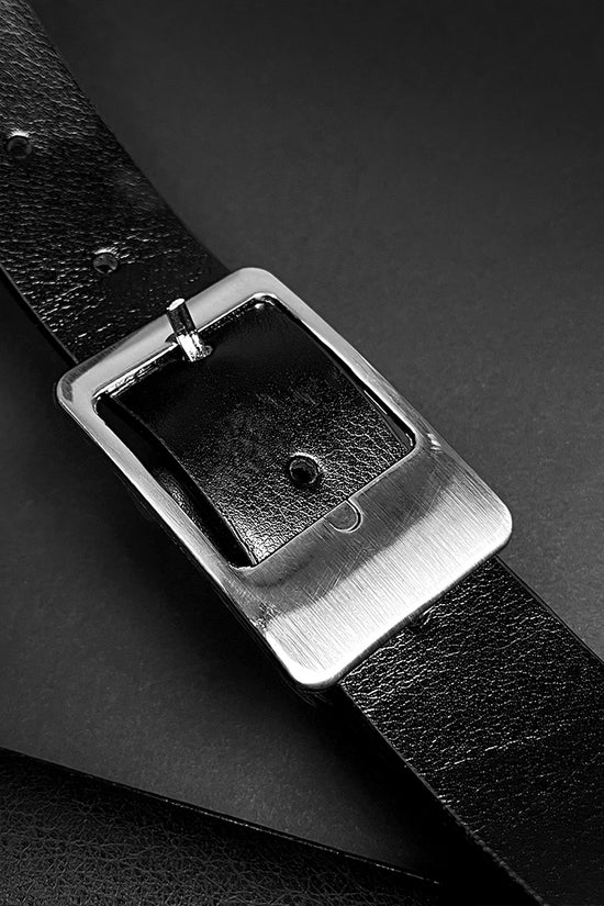 Guild Arms Fantasy Medieval Sword with intricate blade design and ornate hilt for collectors