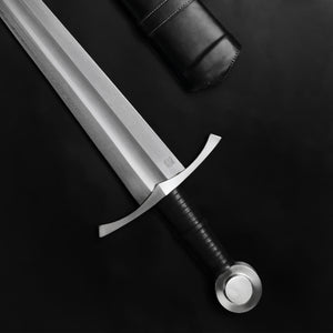 Hand-Forged Medieval Full-Tang Damascus Steel Sword with Leather Sheath for Collectors