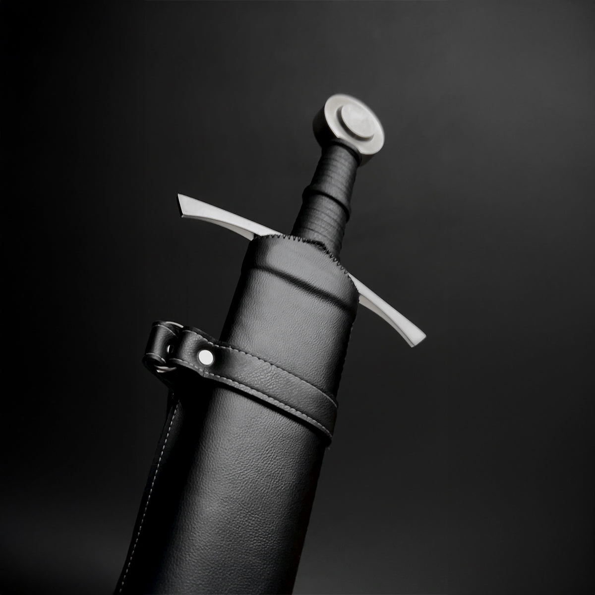 Hand-Forged Medieval Full-Tang Damascus Steel Sword in a leather sheath with a sleek design