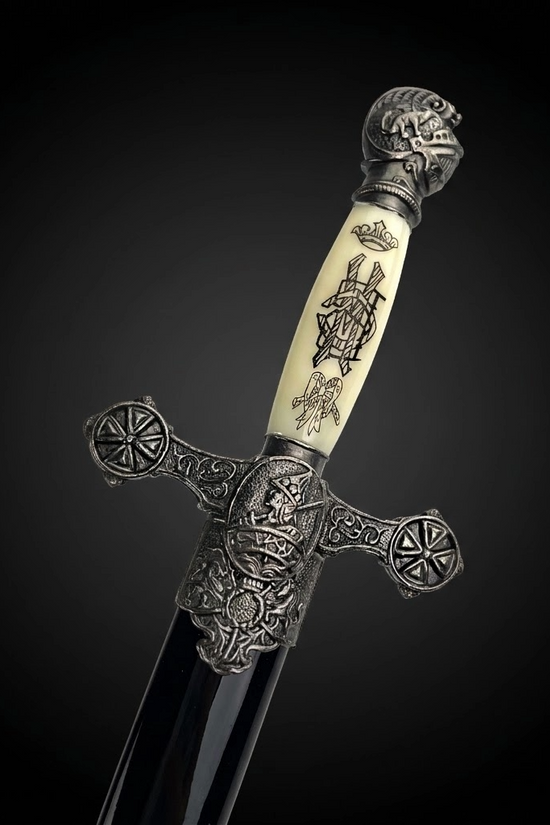Fantasy Edge 13 1/2" Renaissance Dagger Knights Templar