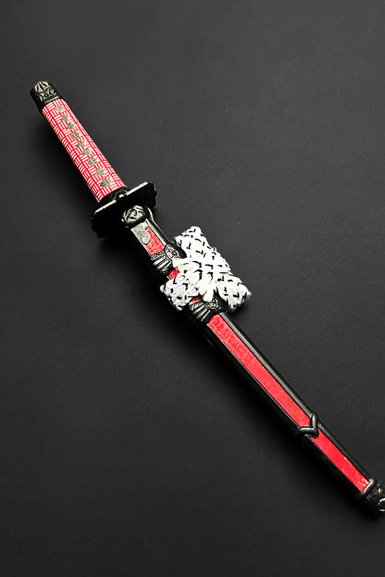 Unique mini katana letter opener with decorative handle and sleek design for stylish correspondence