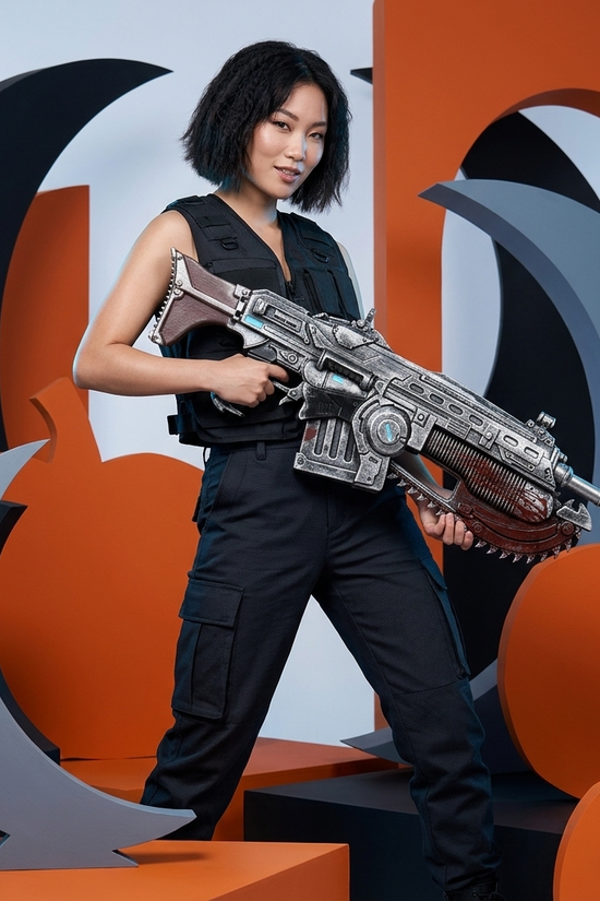 31.5" Realistic Foam Chainsaw Gun for Cosplay